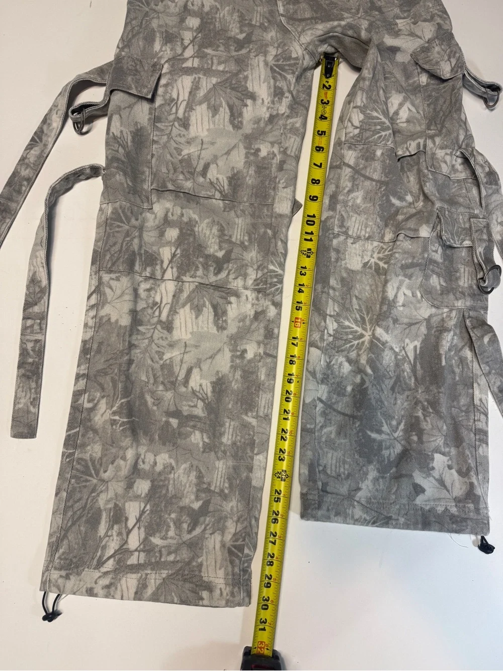 Source Unknown Gray Camouflage Wide Leg Cargo Pants